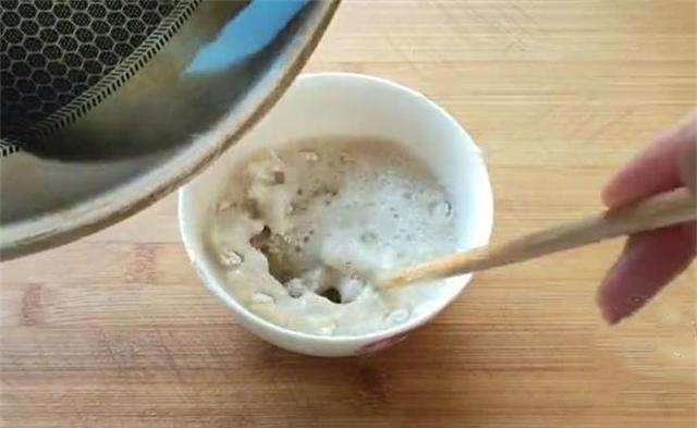 手抓饼新吃法，不揉面，不烫面，这样做柔软多层，早餐20分钟出锅