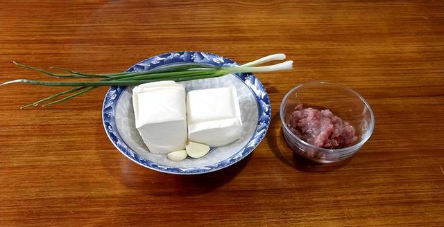 夏季要忌嘴，吃凉不吃寒！建议“少吃2瓜多吃4菜”，营养多元化