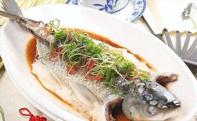夏天不要太节俭！医生：老年人多吃3种高蛋白食物，提高免疫力