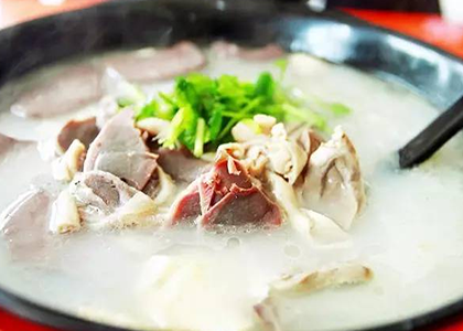 羊肉汤的功效和作用是什么，怎么煲出来的羊肉汤最滋补？
