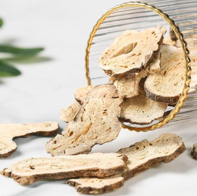 白术适合泡水喝吗？白术泡水喝的功效是什么呢？