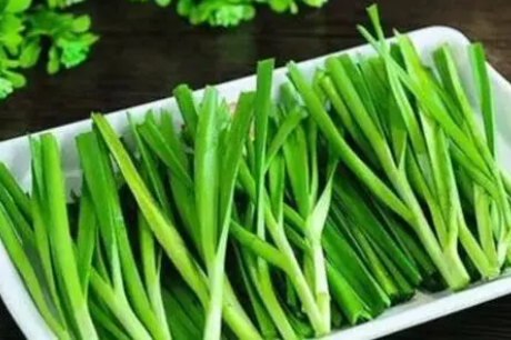 韭菜和什么不能一起吃？以及什么人群不适合常吃韭菜？
