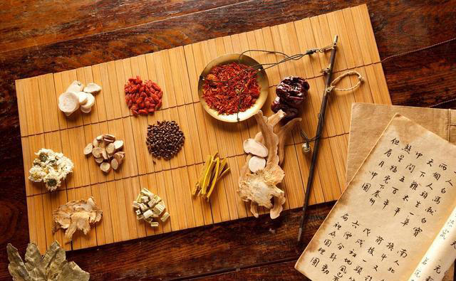脖子上的小肉丁越抠越多？医生警告：这是丝状疣，这些事千万别做